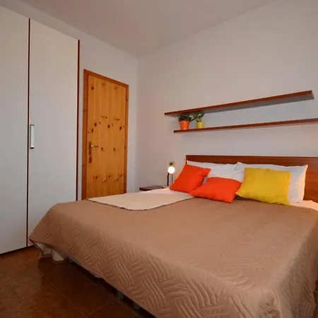 公寓 Wonderful Detached With Private Garden Close To The Beach 比比翁