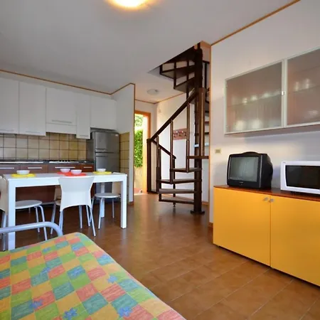 Wonderful Detached With Private Garden Close To The Beach 公寓 比比翁